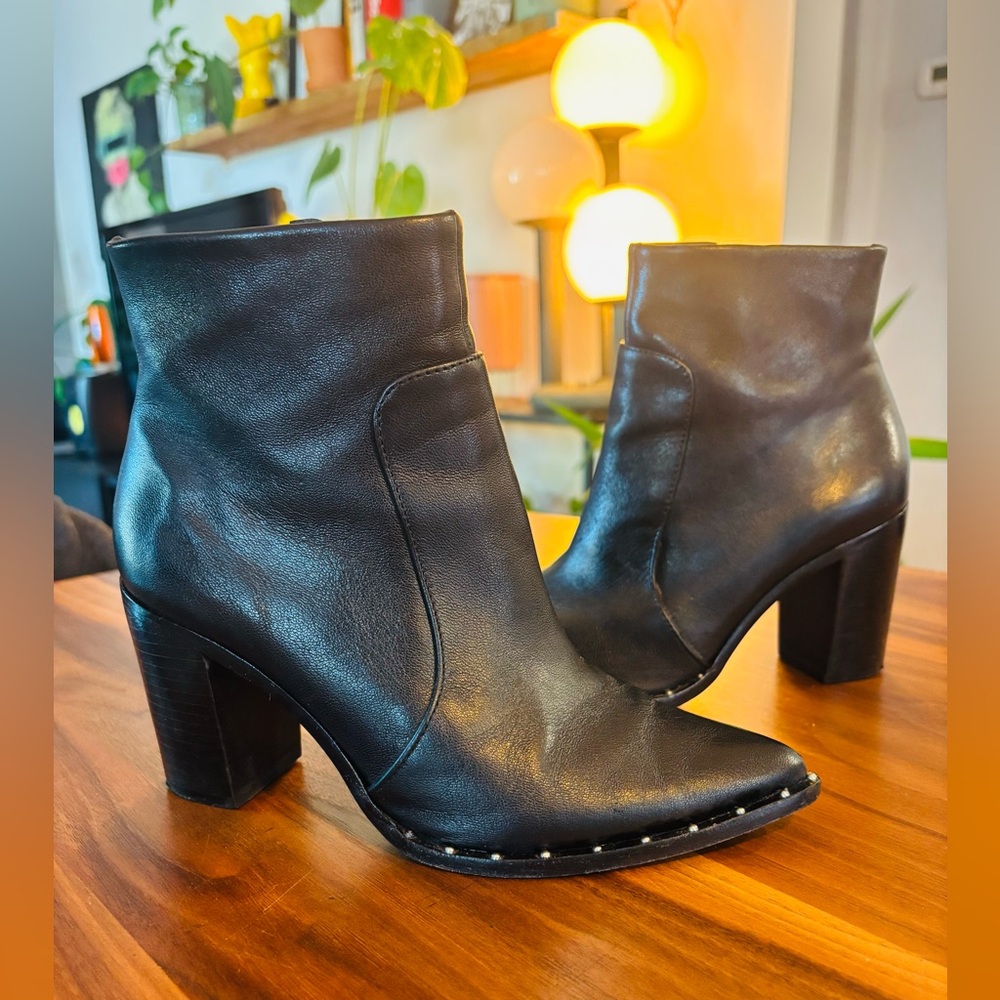 SHUTZ Black Leather Ankle Boots